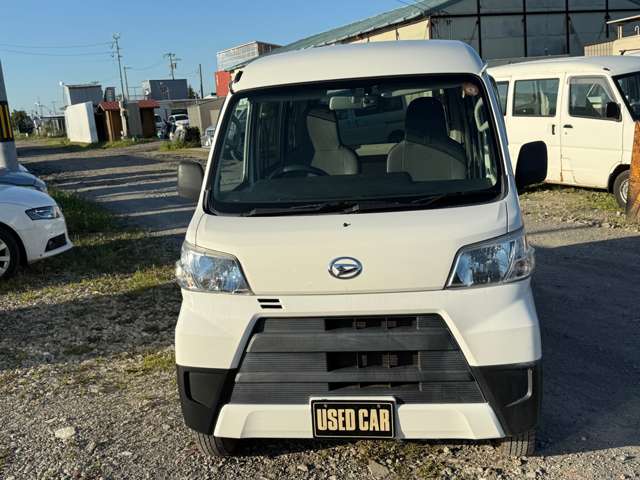 Daihatsu Hijet Cargo 4