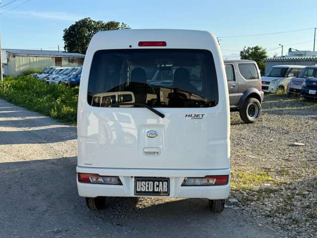 Daihatsu Hijet Cargo 5