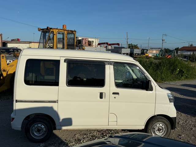 Daihatsu Hijet Cargo 10