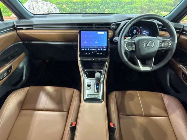Lexus LBX 2