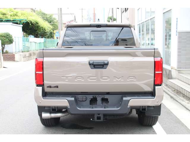 Toyota Tacoma 4