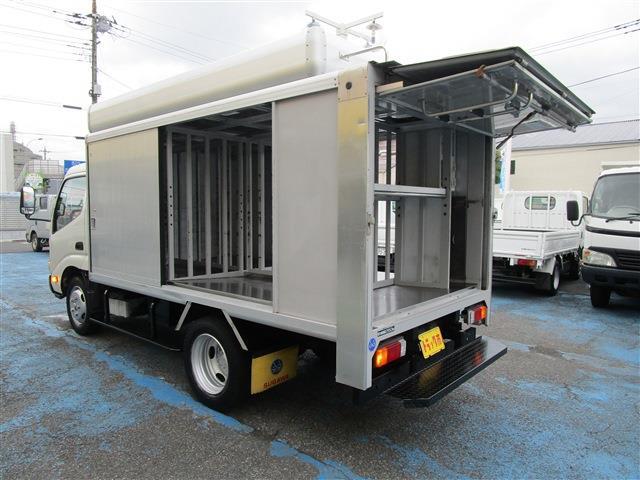 Hino Dutro 3