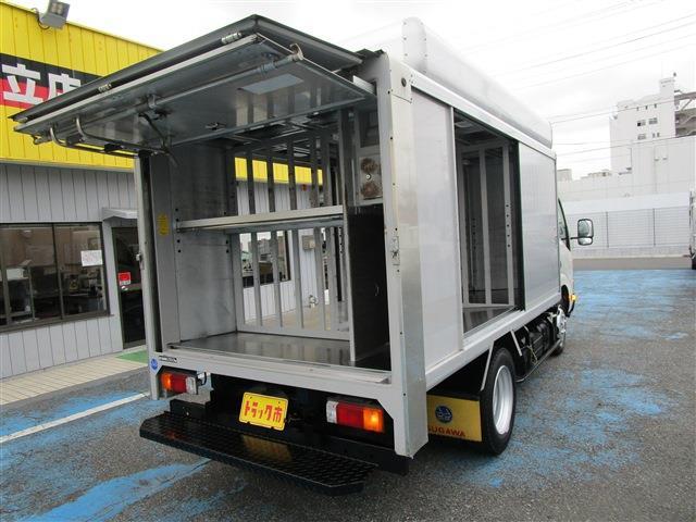 Hino Dutro 6