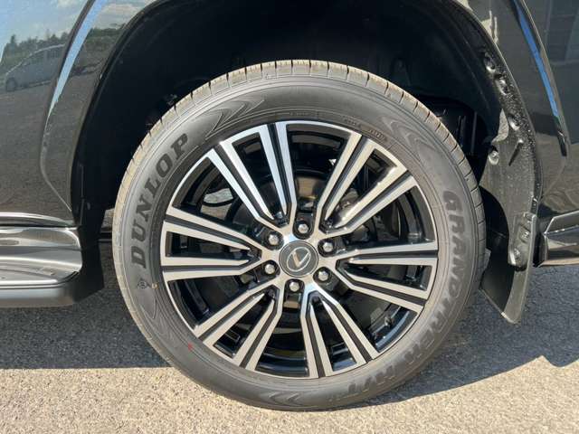 Lexus LX 12