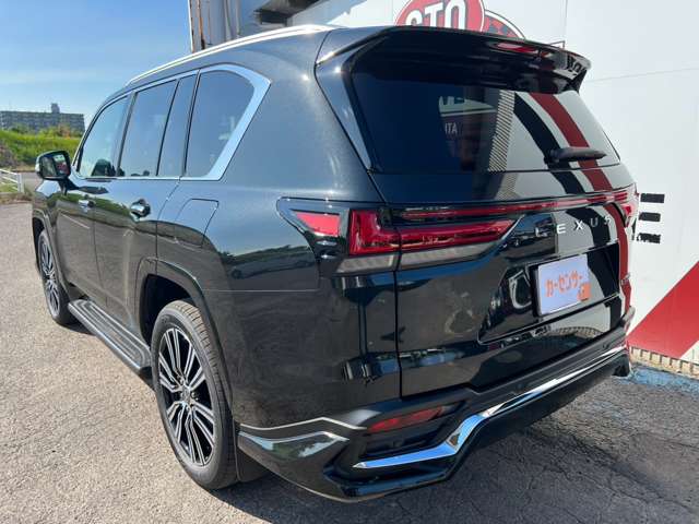 Lexus LX 4