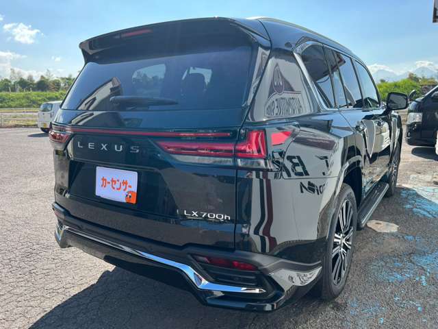 Lexus LX 6