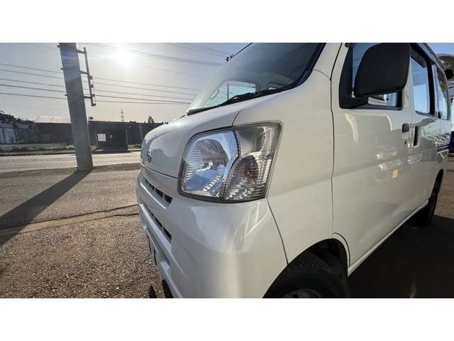 Daihatsu Hijet Cargo 11