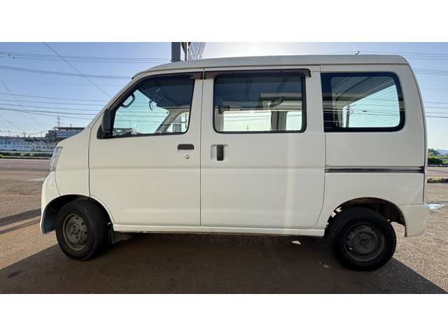 Daihatsu Hijet Cargo 3