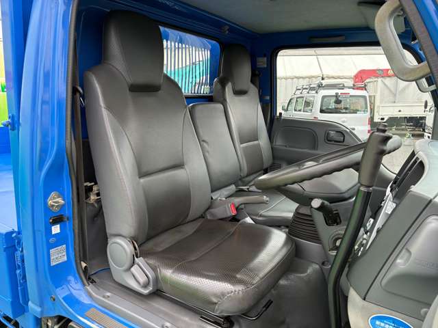Isuzu Elf 6