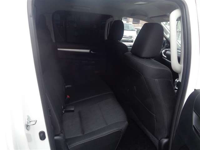Toyota Hilux 11