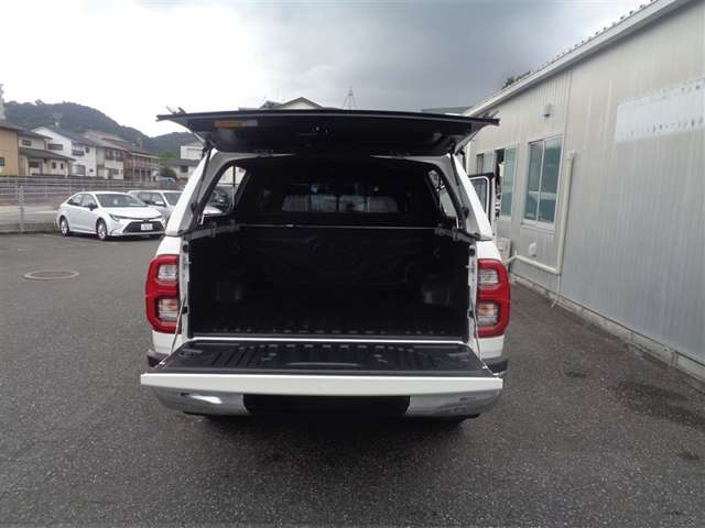 Toyota Hilux 8