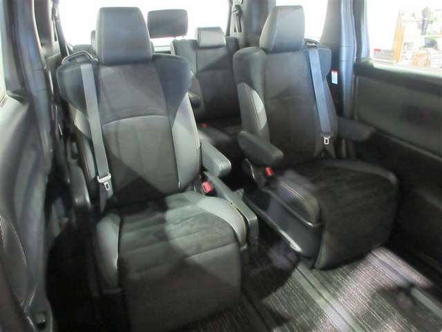 Toyota Vellfire 6