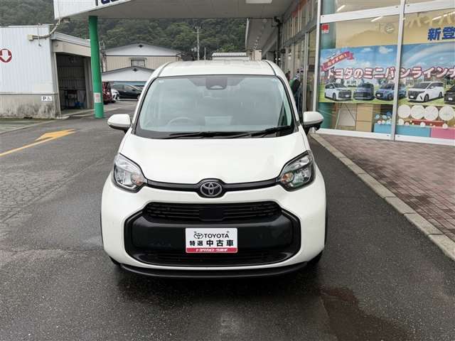 Toyota Sienta 2