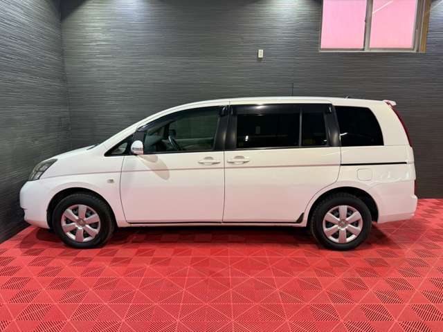 Toyota Isis 11