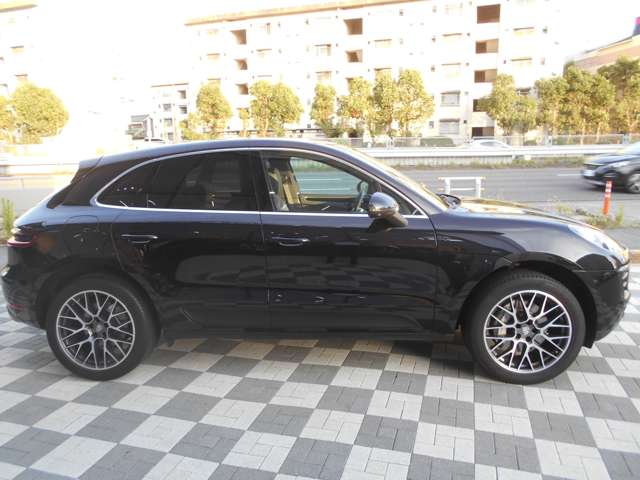 Porsche Macan 4