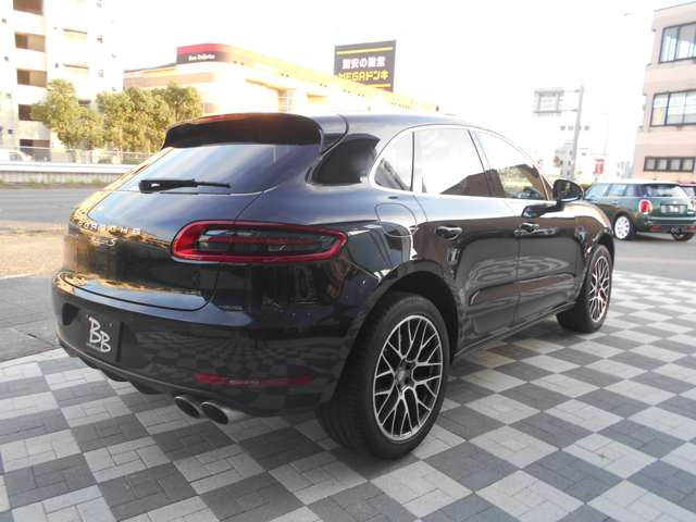 Porsche Macan 5