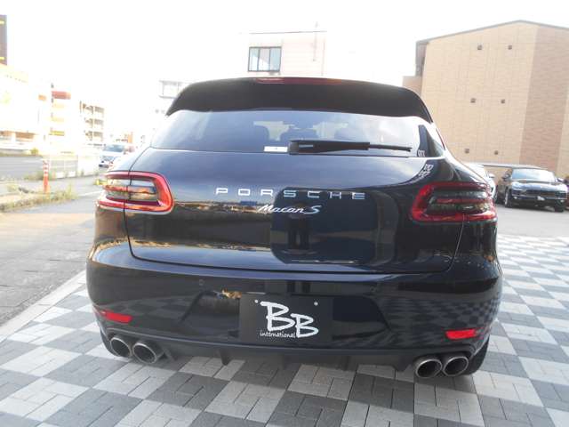 Porsche Macan 6