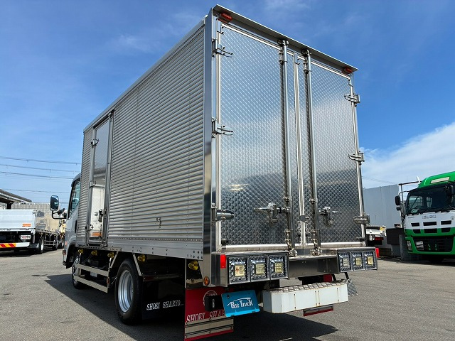 Isuzu Elf 9