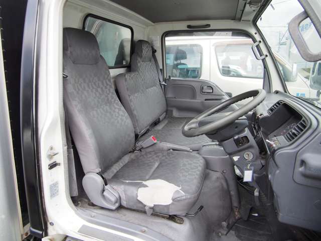 Isuzu Elf 8
