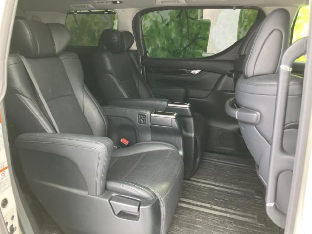 Toyota Vellfire 7