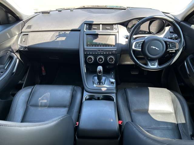 Jaguar E-Pace 4