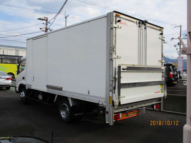 Hino Dutro 4