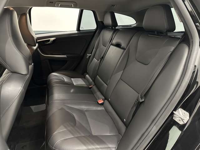 Volvo V60 Cross Country 11