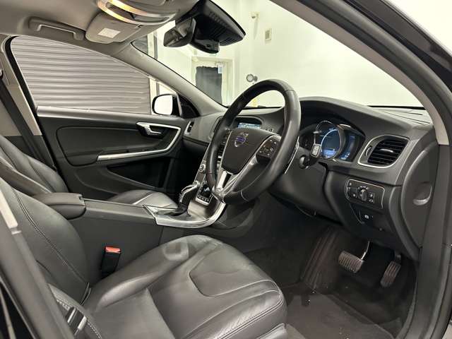 Volvo V60 Cross Country 2