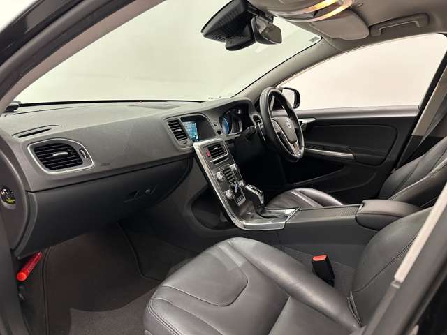 Volvo V60 Cross Country 8