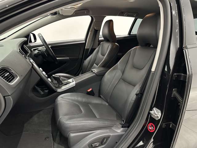 Volvo V60 Cross Country 9