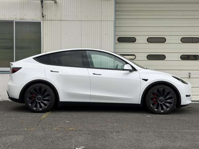 Tesla Model Y 12