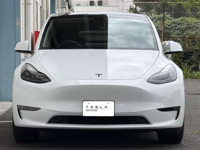 Tesla Model Y 8