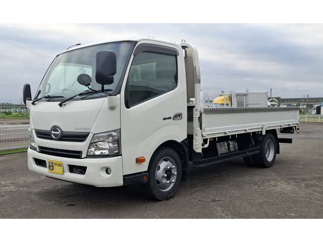 Hino Dutro 3