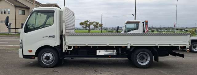 Hino Dutro 4