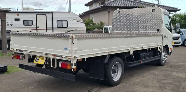Hino Dutro 7