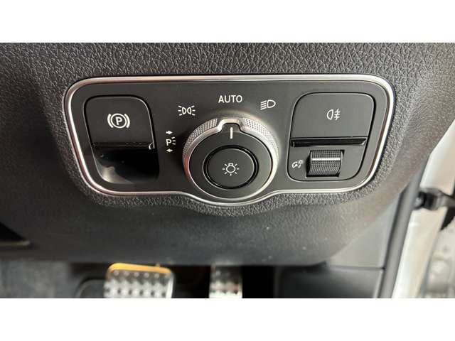 Mercedes-Benz GLB 10