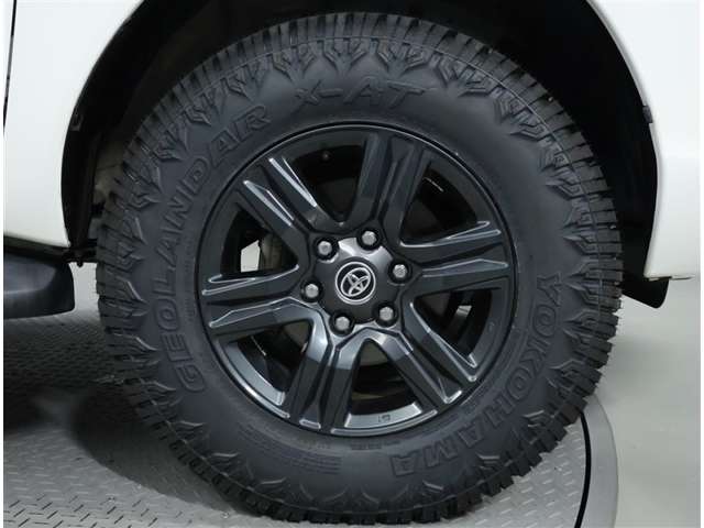 Toyota Hilux 9