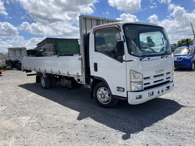 Isuzu Elf 4