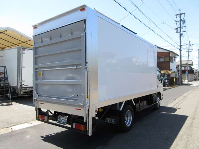 Hino Dutro 6