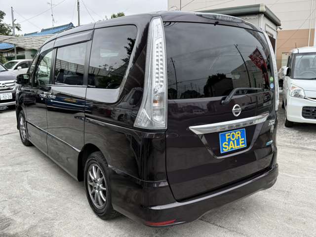 Nissan Serena 5