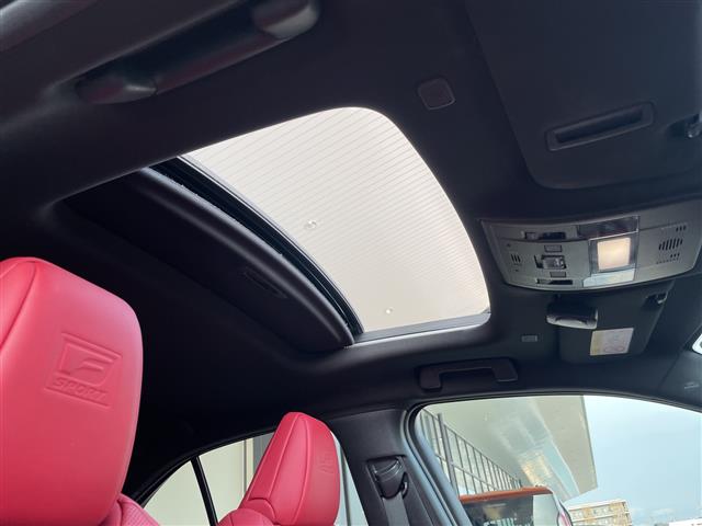 Lexus UX 9