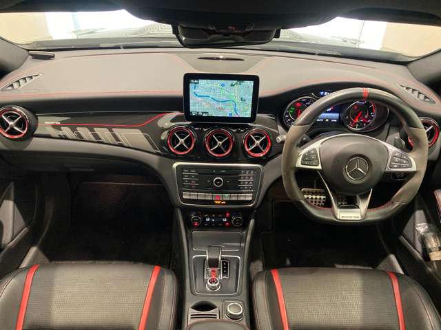 Mercedes-Benz GLA-Class 2