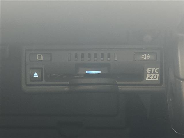 Lexus UX 12