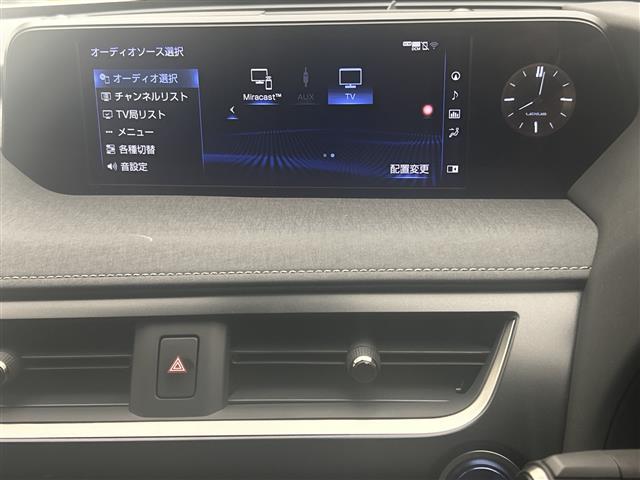 Lexus UX 5