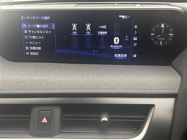 Lexus UX 6