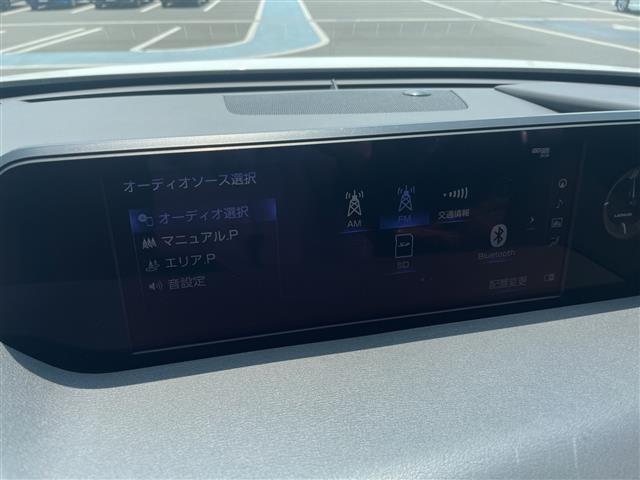 Lexus UX 6