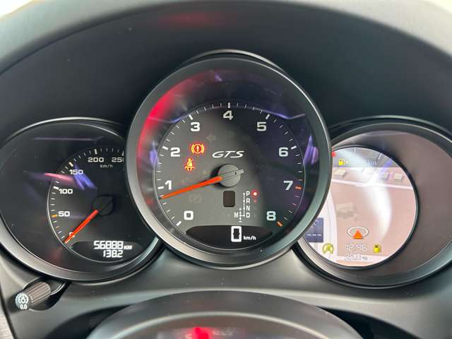 Porsche Macan 9