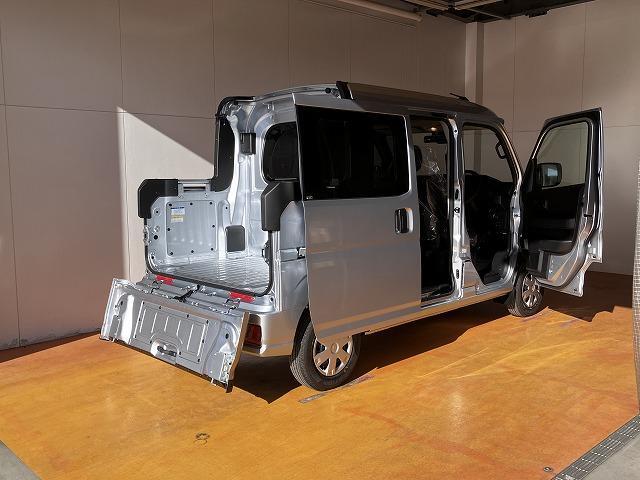 Daihatsu Hijet Deck Van 9
