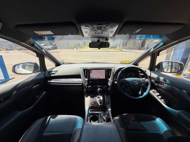 Toyota Alphard 3