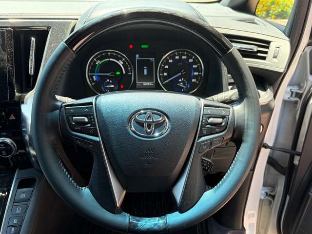 Toyota Alphard 4
